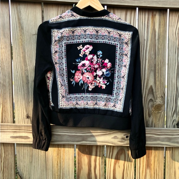 IZ Byer Floral Open Bomber Jacket Sz Medium Coat Full Zip - Picture 3 of 7